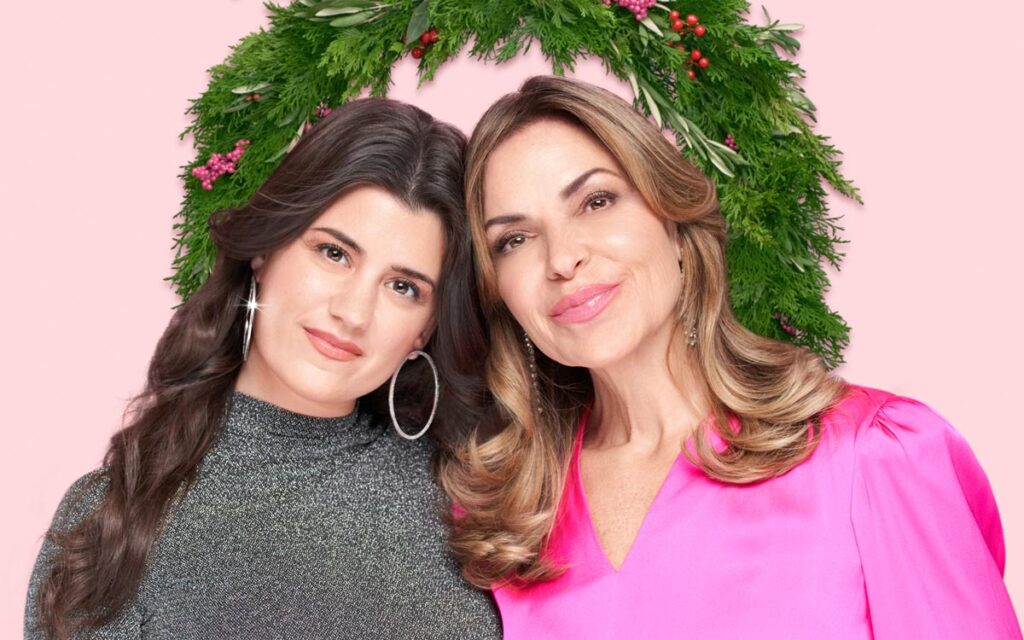 Embrace the Holidays with the bareMinerals Family